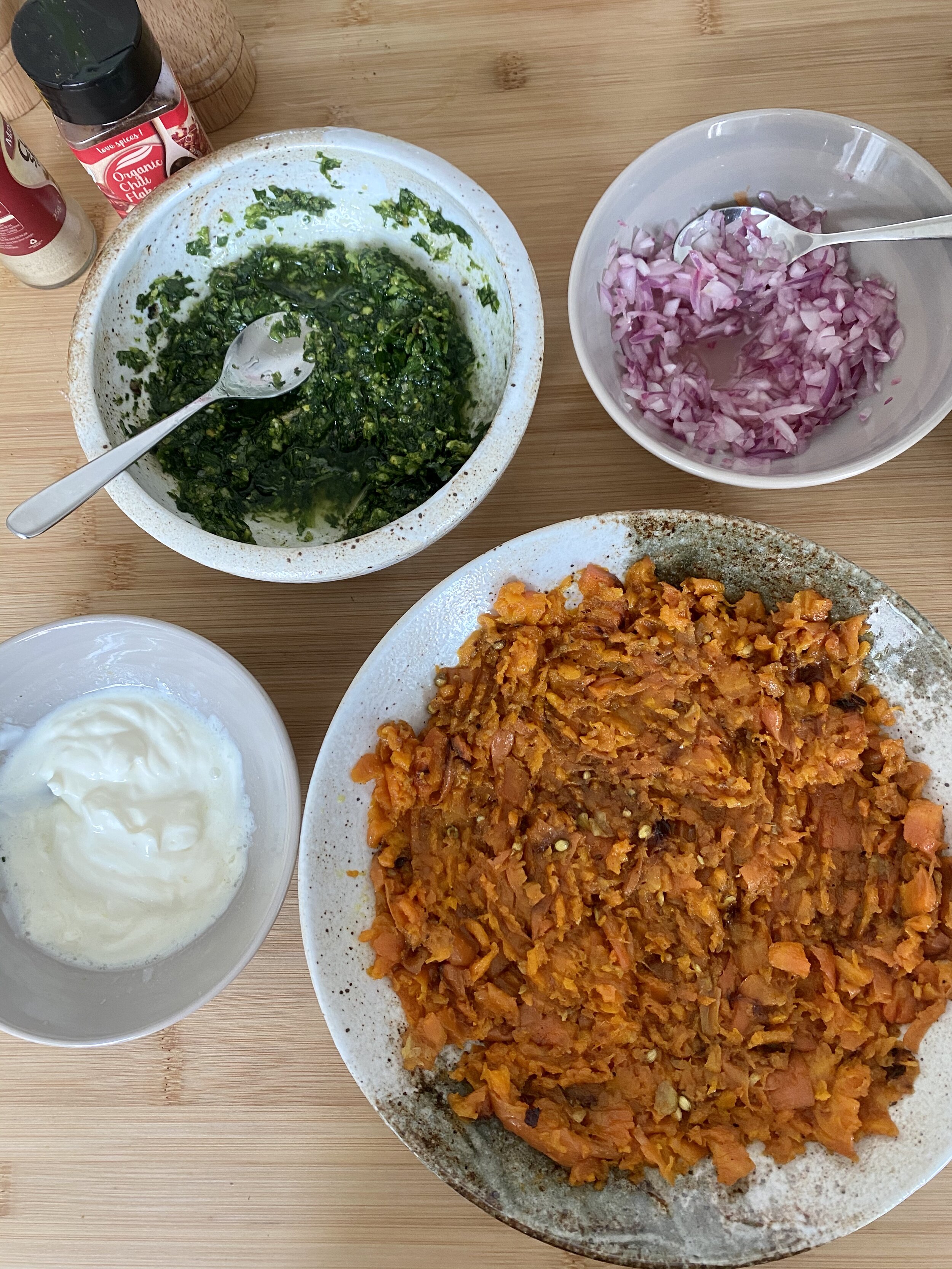 Pickled onions, coriander pistachio, yoghurt with lime juice